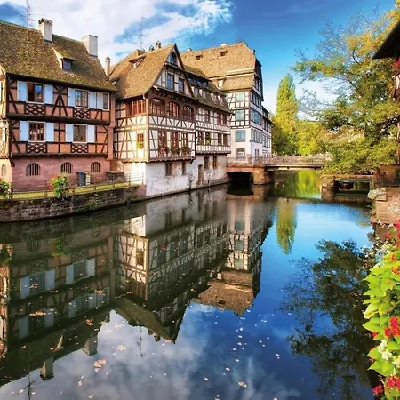 Апартаменты Escapade Strasbourgeoise Proche De La Gare *